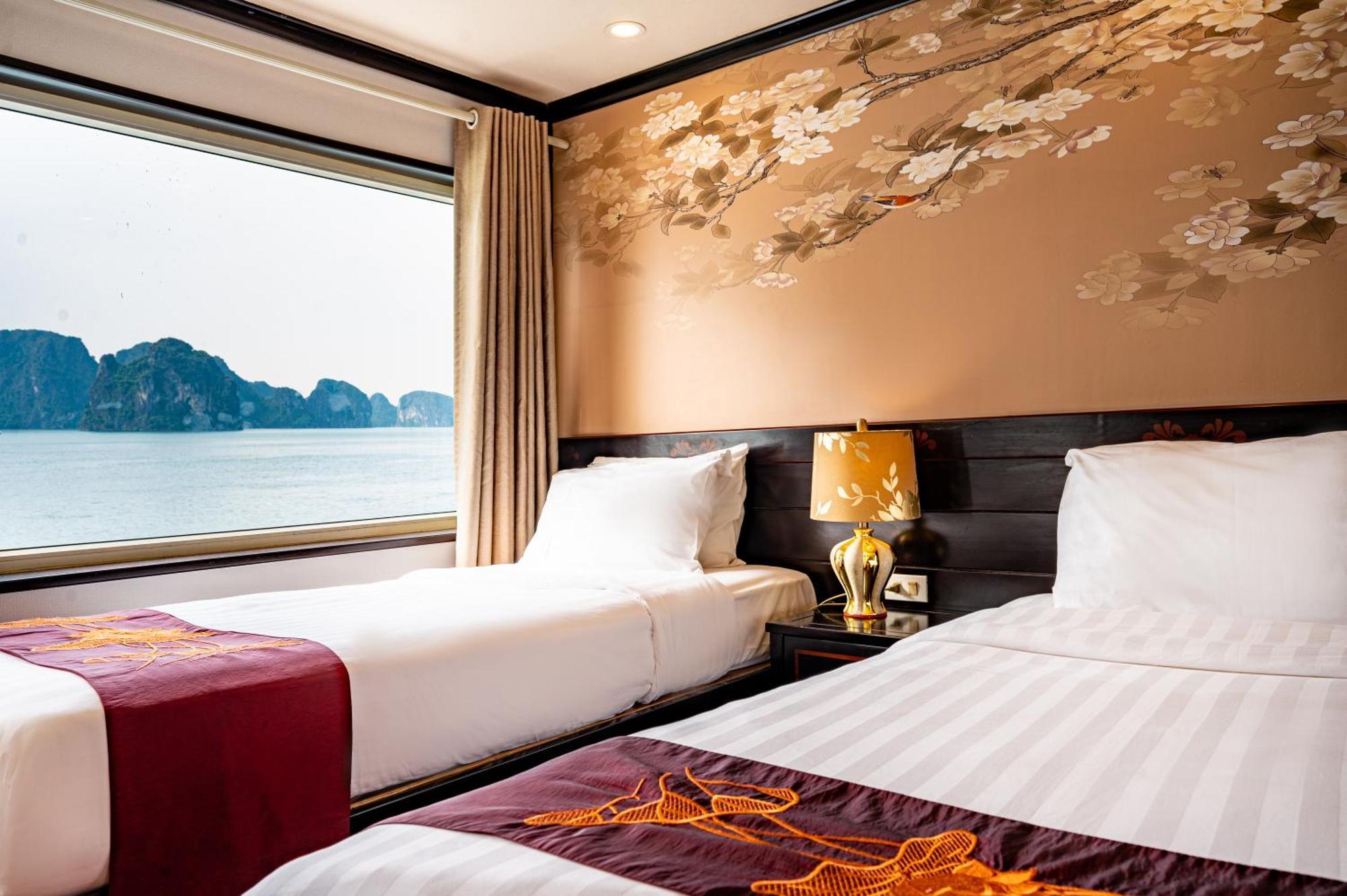 Dragon Crown Legend Cruise Hotel Ha Long Exterior photo