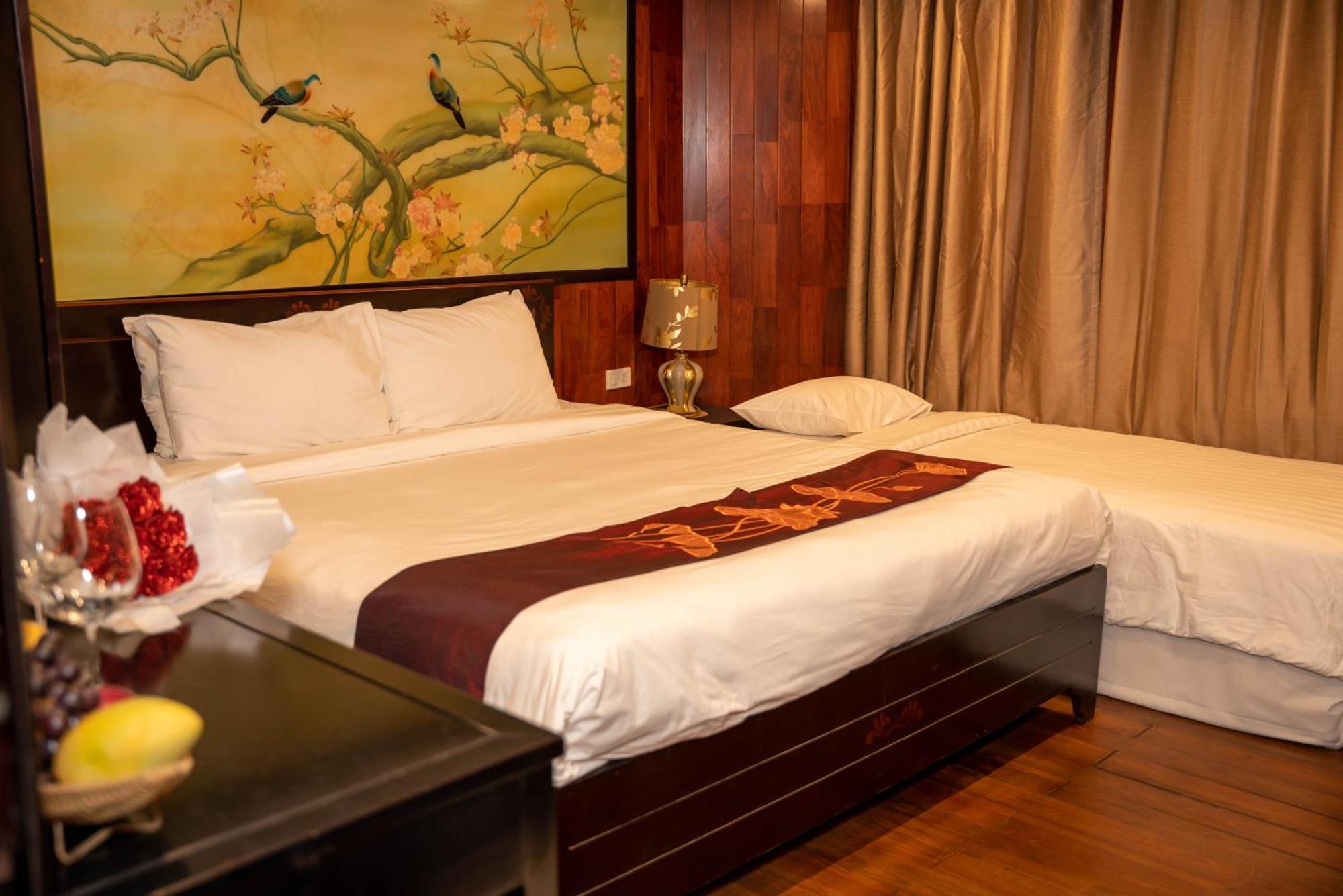 Dragon Crown Legend Cruise Hotel Ha Long Exterior photo